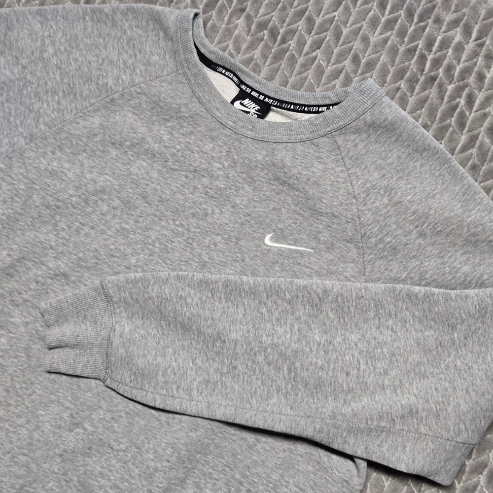Nike SB Mens Gray Fleece Crewneck Sweatshirt Embroidered Logo Size Large